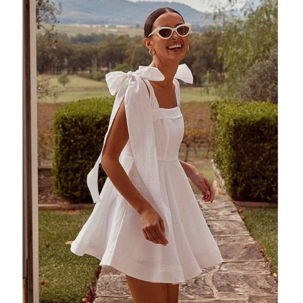 DISSH AISLE WHITE LINEN BOW MINI DRESS - US SIZE 4 / WHITE